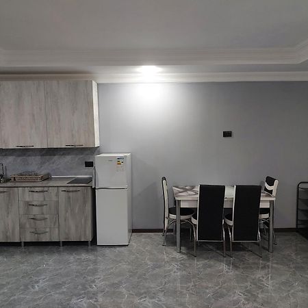 Apartment Beso Kutaisi Esterno foto